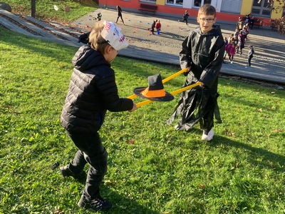 Na školní zahradě opět řádila halloweenská strašidla